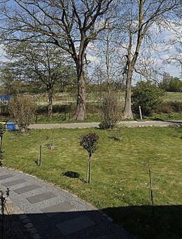 Großzügiges Einfamilienhaus mit Einliegerwohnung in beliebter Lage von Ellerbek/Krs. Pinneberg - Ellerbek