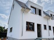 Bezugsfreies, neues Reihen-END-haus mit Keller in toller Waldrandlage von Bischofsheim - Erstbezug ! - Maintal
