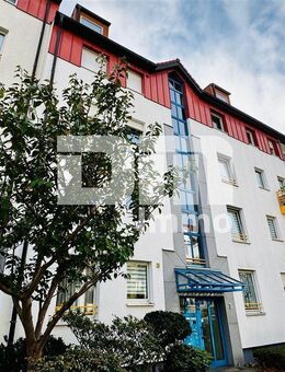 Schöne Eigentumswohnung in gefragter Wohnlage mit Balkon / Tiefgarage und Parkanlage - Leipzig