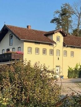 Wohnhaus mit Stallungen und Halle - Geratskirchen