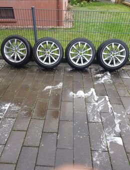 VW (original) 18 Zoll Alufelgen mit Winterreifen zu verkaufen - Rosbach (Höhe)