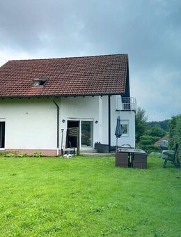 Freistehendes Einfamilienhaus mit 4 Zimmern, EBK, Keller und riesigem Gartengrundstück - Neckarsteinach