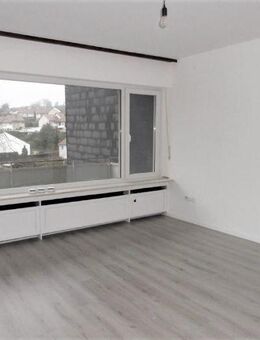 2-Zimmer-Wohnung mit großer Küche und Balkon - Lüdenscheid