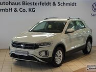 VW T-Roc, 1.0 TSI Life, Jahr 2023 - Wedel