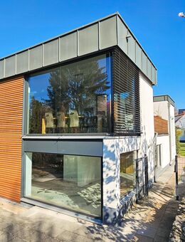 Exklusives Doppeleinfamilienhaus mit Wellnessbereich und zusätzlichem Gebäude - Dettelbach