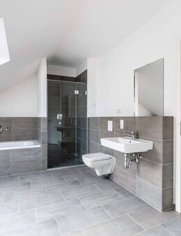 Wohnung? Oder doch lieber ein Haus? Kleiner Garten, Terrasse - EBK, Parkett, Fußbodenheizung u.a. - Besichtigung Sa.06.12. / 13.15 Uhr - - Beelitz