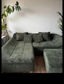 Neuwertige Couch in 41199