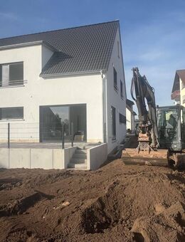 Neubau zum Erstbezug: Doppelhaushälfte in gefragter Wohnlage - Neunkirchen (Brand)