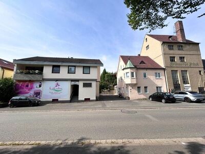 Mehrfamilienhaus mit moderner Praxis und ehemaliger Brauerei auf großzügigem Grundstück in Meeder!