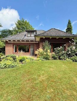 Bezugsfreies Einfamilienhaus mit Carport und 2.112 m² Grundstück // Wacken, Lindenallee - Wacken