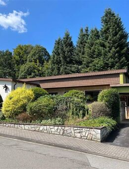 Wohnhaus in ruhiger Randlage mit großem Grundstück - Landstuhl (Sickingenstadt)