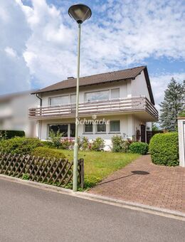 Einfamilienhaus mit Kamin, Wintergarten, Schwimmhalle & Sauna, 2 Garagen in Toplage von Hagen-Geweke - Hagen (Stadt der FernUniversität)