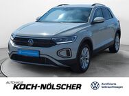 VW T-Roc, 1.5 TSI Life, Jahr 2023 - Insingen