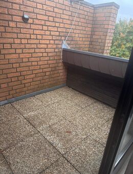 Gemütliche 2-Zimmer-Dachgeschosswohnung mit Balkon & Garage - Ennigerloh