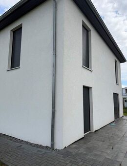 Luxeriöse Stadtvilla mit großzügigem Eigentumsgrundstück VB - Königslutter (Elm)
