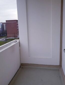 Frisch vorgerichtet 3-Raumwohnung mit Balkon und Wanne - Leipzig