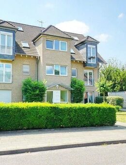 Mönchengladbach: Charmante Wohnung mit großer Loggia, Studio und Garage - Mönchengladbach