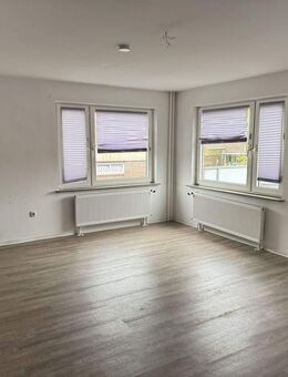 3 Zimmer Wohnung in zentraler Lage mit Dachterrasse! - Burg (Dithmarschen)