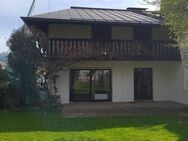 Teilsanierte DHH mit Hobbyraum, Balkon, Garten und Garage, in Gauting - Gauting