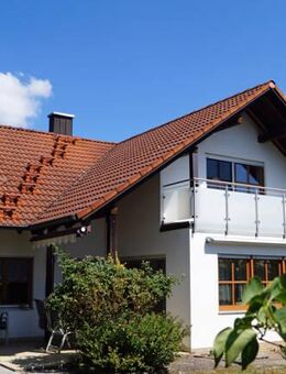 Roßtal: Sehr gepflegtes, freistehendes Einfamilienhaus auf ca. 922 m² Grundstück - Roßtal