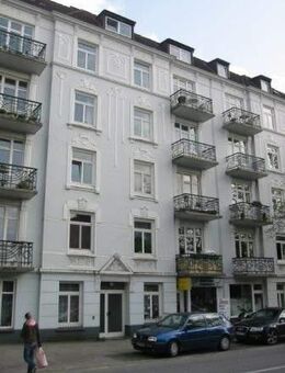 Helle 2-Zimmer-Wohnung mit Balkon in zentraler Lage - Hamburg