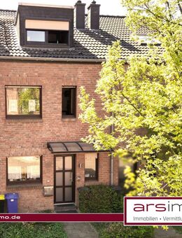 Großzügiges 6-Zimmer-Reihenhaus nahe Volksgarten - mit Garten, Kamin & Garage - Mönchengladbach