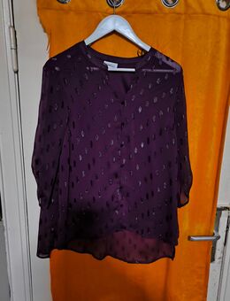 Schickes Edles Lila Blusen T-Shirt Gr 42 - Neumünster