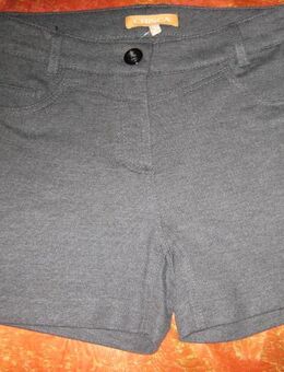 NEU mit ETIKETT * Edel * Knackpo * Strech * Short * Hotpants * kurze Hose "Crisca by ESCADA" Gr. 38- 40/ S- M * hell- grau * - Riedlingen