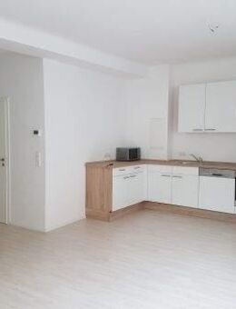 Ruhige, helle, Wohnung mitten in der Stadt für Singles und Paare, Homeoffice geeignet - Sankt Ingbert