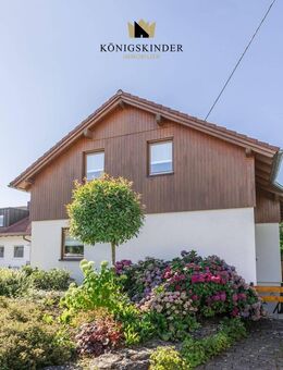 Großzügiges EFH mit Einliegerwohnung, schönen Garten und vielseitiger Raumaufteilung! - Burgstetten
