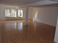 Loftartige, helle Wohnung - Zentrale Lage mit Bahnhof / S-Bahn in Gehweite - Freilassing