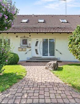 Großzügiges Zweifamilienhaus mit vielfältigen Nutzungsmöglichkeiten in Rielasingen-Worblingen - Rielasingen-Worblingen