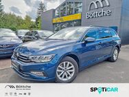 VW Passat Variant, 2.0 Business Allwetter, Jahr 2023 - Potsdam