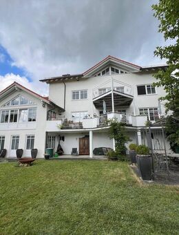 Einfamilienhaus mit Einliegerwohnung auf idyllischem Grundstück in Tiefenbach - Tiefenbach (Regierungsbezirk Oberpfalz)
