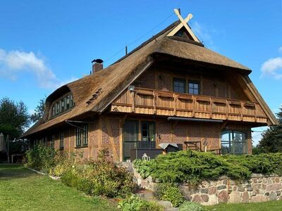 Seltenheit! Charmantes Reetdachhaus in idyllischer, grüner Lage!