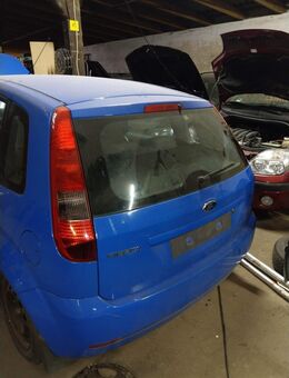 Ford Fiesta 3CTA Blue Print 2004 Schlachtfest blau guter Zustand Teile anfragen - Bocholt Zentrum