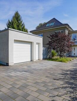 Großzügiges Zweifamilienhaus mit Charme und modernem Gartenambiente - Berlin