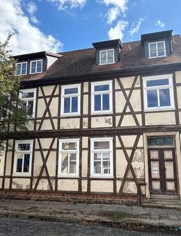 Fachwerk-Mehrfamilienhaus (3 Wohneinheiten) in Osterburg mit Wertsteigerungspotenzial - Osterburg (Altmark)