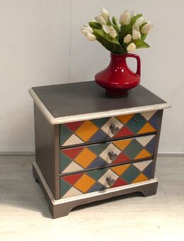 Kleine antike KOMMODE, 3 Schubladen, Shabby Grau-Braun und Bunt, Vollholz um 1920er - Sinzig