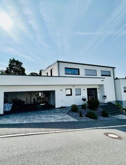 Luxuriöses Einfamilienhaus mit Sauna, Außenpool und Smart Home Technologie - Wermelskirchen