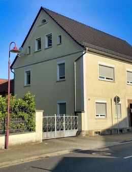 Viel Platz mit Nebengebäude und Garagen - Rothenburg (Oberlausitz)