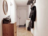 Jetzt preiswert vermietet kaufen, später selbst einziehen! Solide 3-Zi. Wohnung mit Balkon in Kronshagen in Uni Nähe - Kronshagen