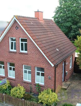 Charmantes und teilsaniertes Einfamilienhaus aus guten Händen in beliebter Lage in Leer-Heisfelde! - Leer (Ostfriesland)