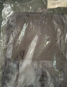 Herren Hosen, American Style, Gr. M, Preis pro Stück, ungetragen, verschweißt, neu - Herten