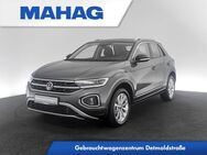 VW T-Roc, 1.5 TSI STYLE, Jahr 2023 - München