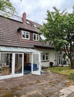 HH-Volksdorf: sonniger Altbau mit (Büro-)Anbau und Garage - Hamburg