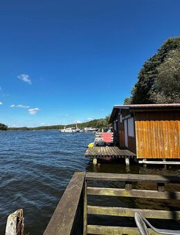 Bootshaus am Mirower See, Steg und Terrasse auf dem Wasser, Anglertraum - Mirow