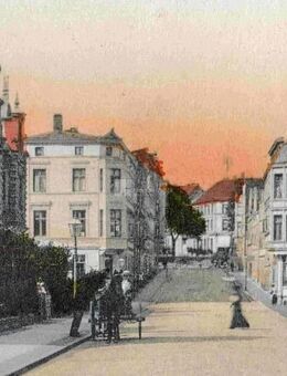 Charme & Komfort: 4-Zimmer-DG-Wohnung mit Schlossblick und Westterrasse - Schwerin