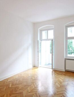 Bezugsfrei! Zauberhafter Altbauklassiker mit Südwestbalkon - dicht des Treptower Parks! - Berlin