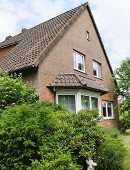 Sehr gepflegte Immobilie, auch als 2-Familien- oder Mehrgenerationenhaus in guter Lage sucht neue Eigentümer - Steimbke